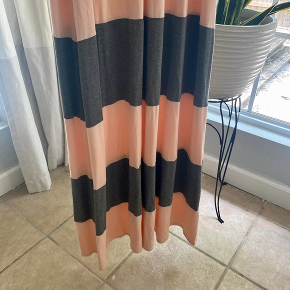 Medium GO Couture Maxi Dress Dark Grey Light Pink EXCELLENT - Picture 4 of 4